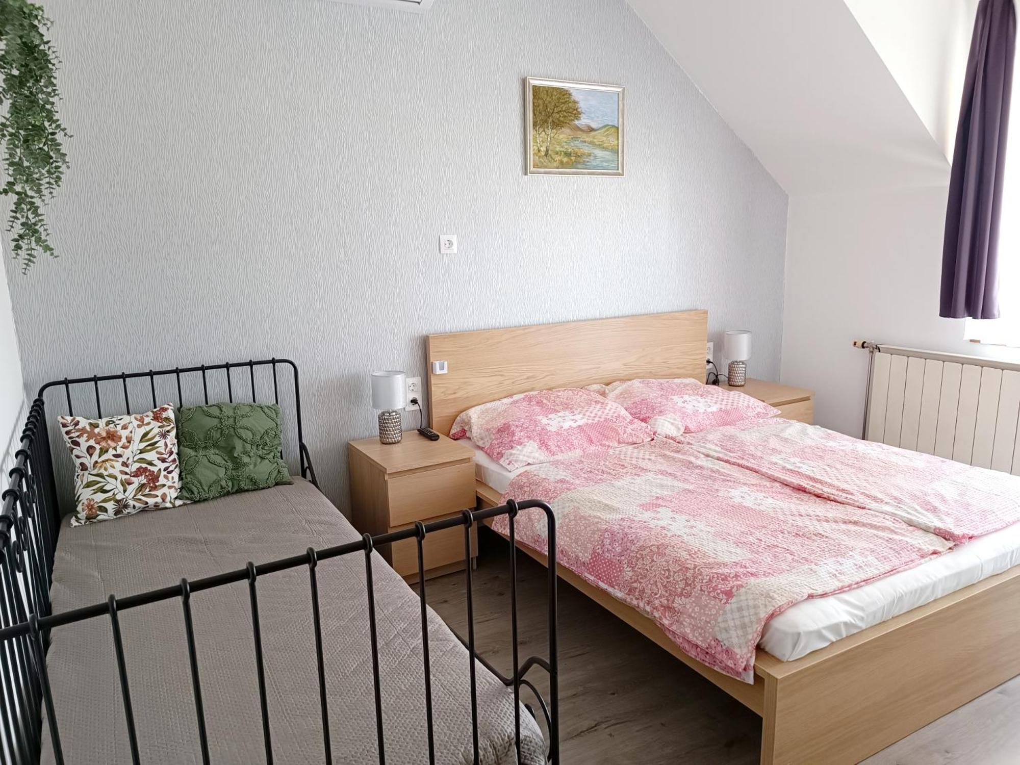 Katalin Vendeghaz Hotell Gyenesdiás Exteriör bild