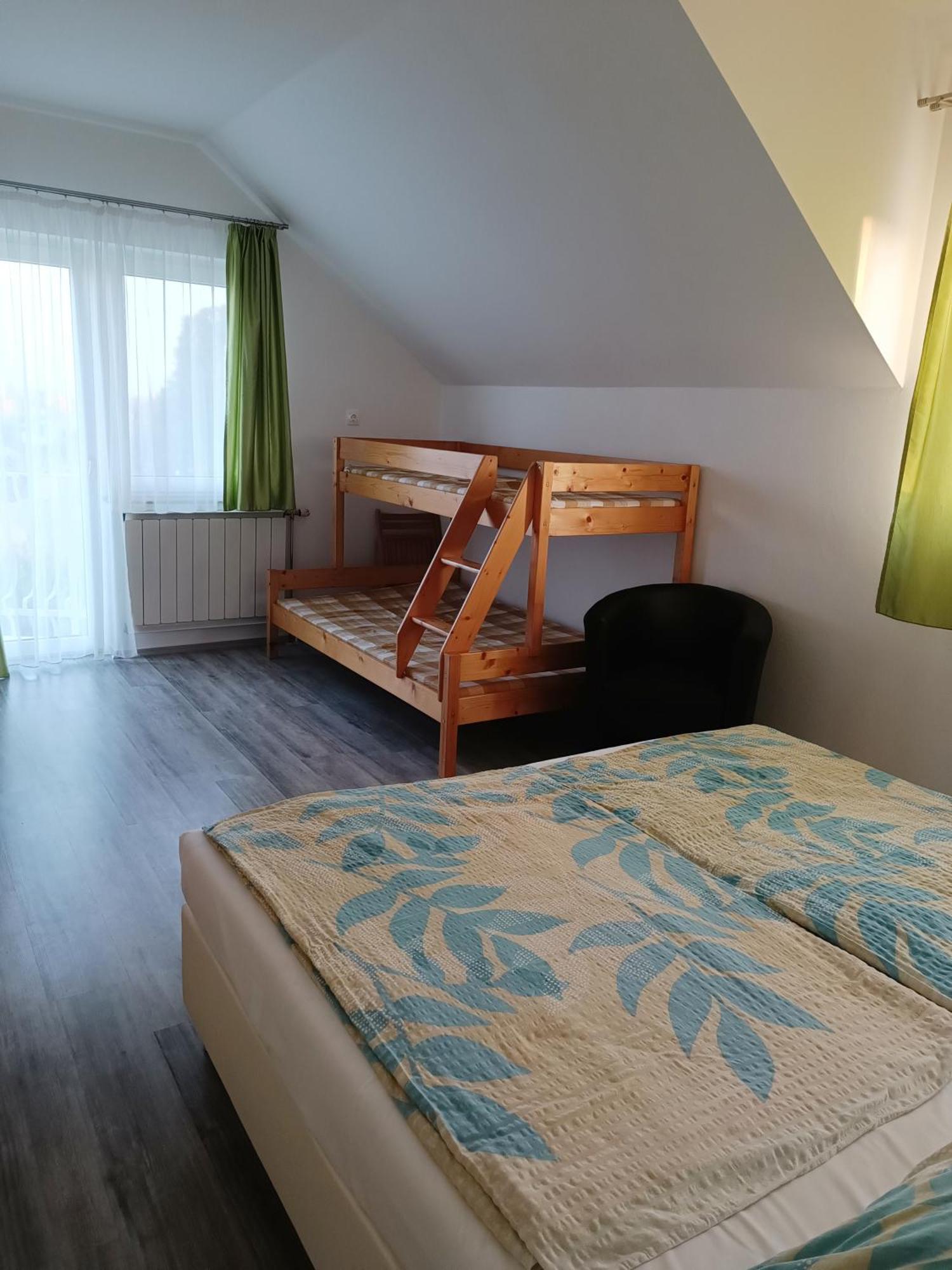 Katalin Vendeghaz Hotell Gyenesdiás Exteriör bild