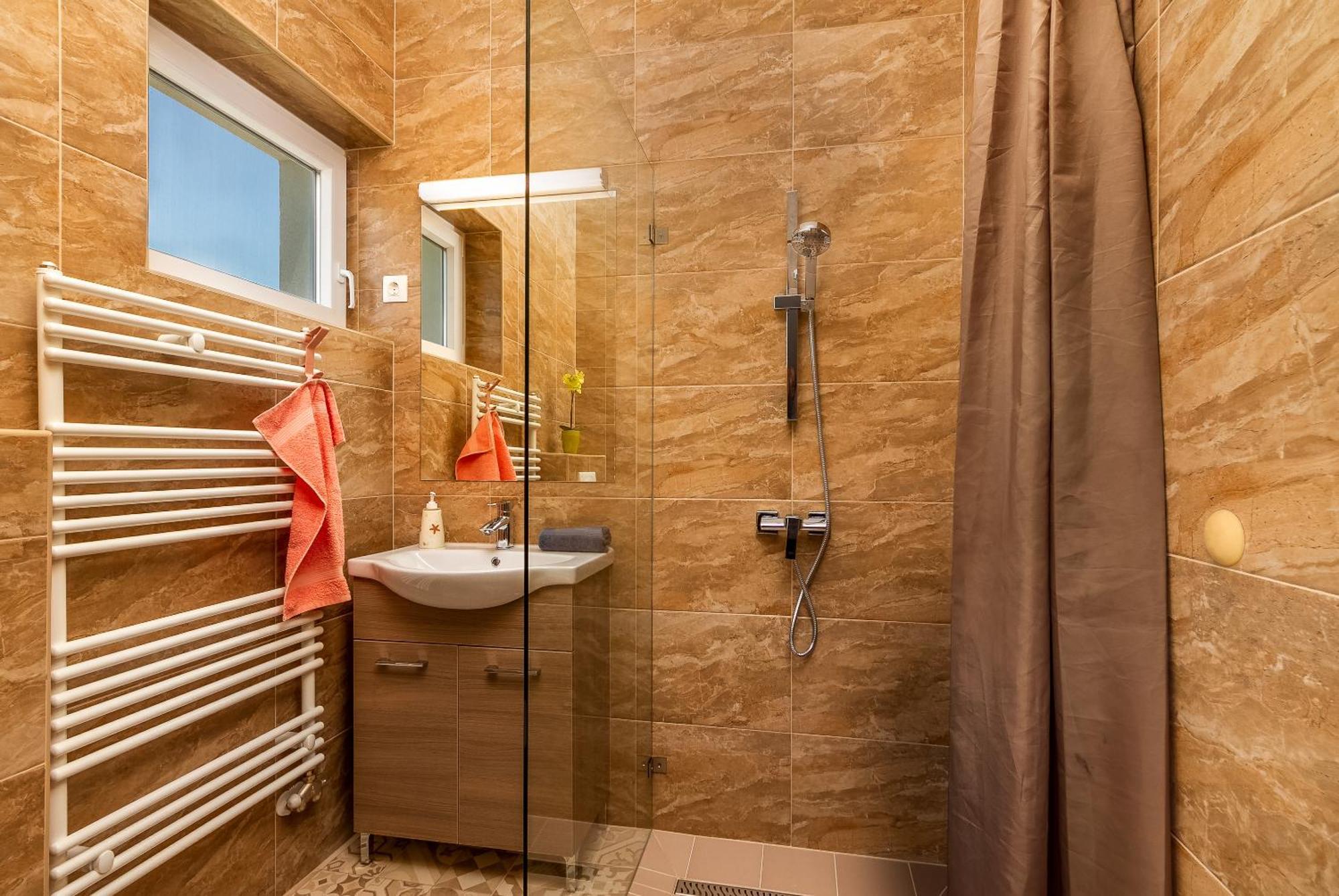 Katalin Vendeghaz Hotell Gyenesdiás Exteriör bild