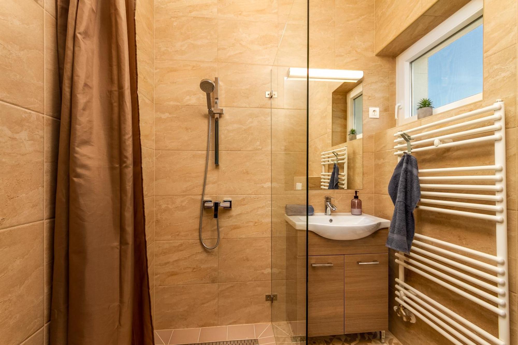 Katalin Vendeghaz Hotell Gyenesdiás Exteriör bild
